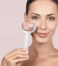 Rodillo facial y corporal con microagujas 9 en 1 - White Rose Gold