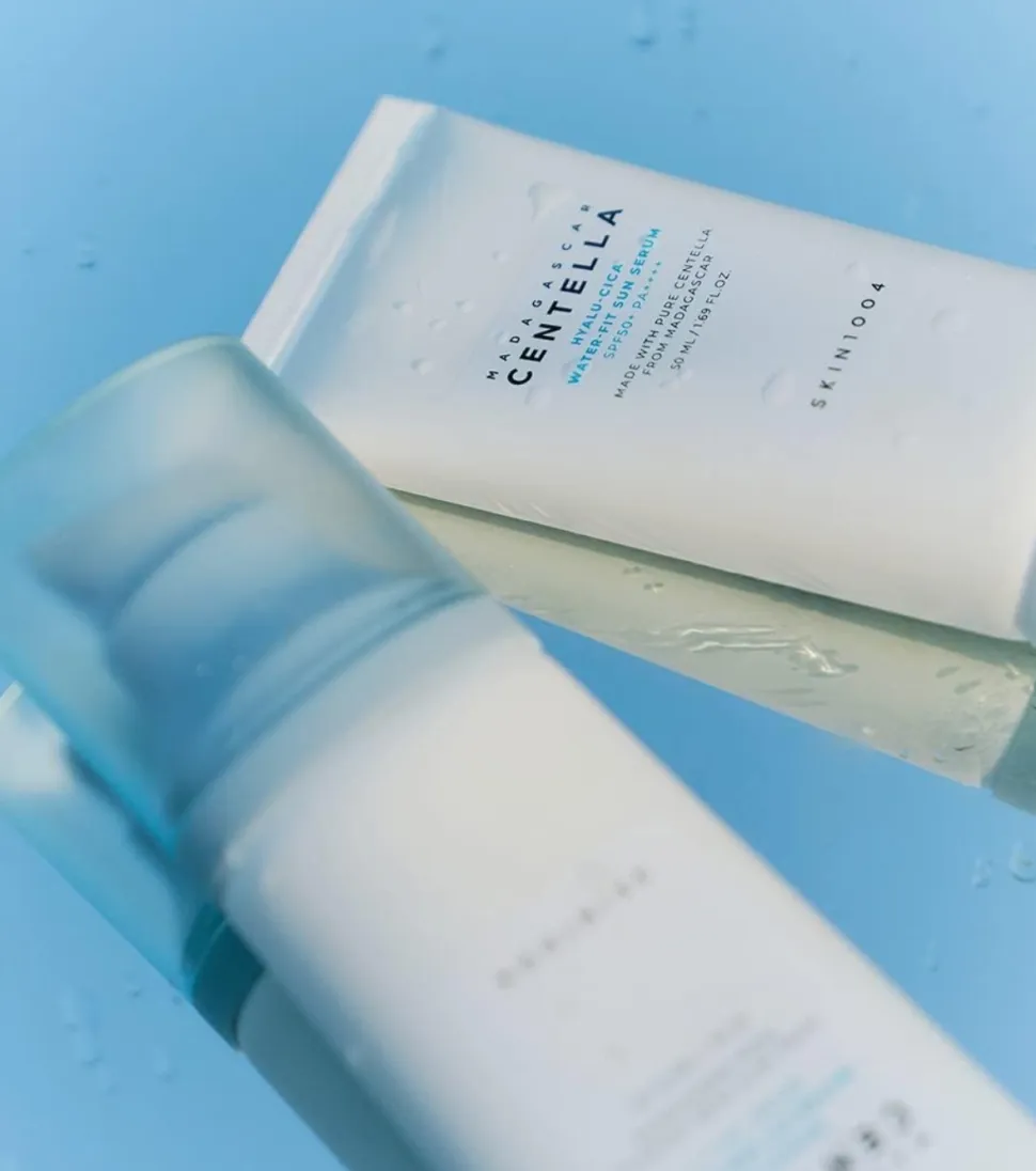 SKIN1004. - *Hyalu-Cica* - Pack protector solar facial en sérum Water-Fit SPF50+ PA++++