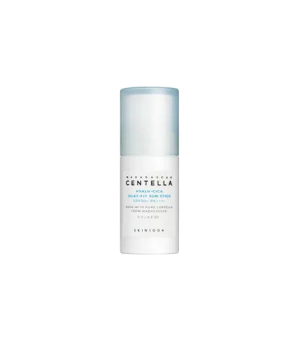 SKIN1004. - *Hyalu-Cica* - Protector solar facial en stick Silku-Fit SPF50+ PA++++ - Formato viaje