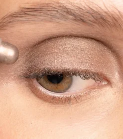 Sombra de ojos en stick - 03: Taupe Shimmer