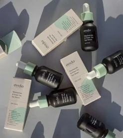 Sérum antiedad para el contorno de ojos SSU DAM Niacinamide & Green Tea