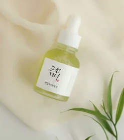 Sérum facial calmante de té verde + pantenol