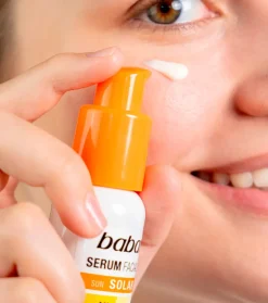 Sérum facial iluminador con SPF 50+ - Vitamina D