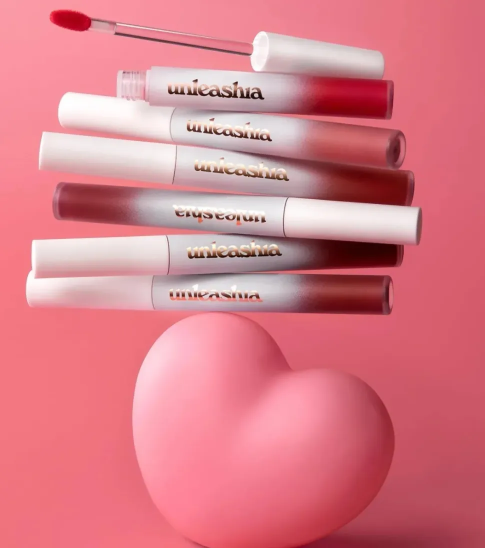 Tinte labial de color mate Luv Hug Velvet Tint - 02: Mingle