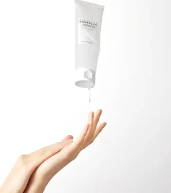 *Tone Brightening* - Espuma limpiadora con Centella Asiática de Madagascar