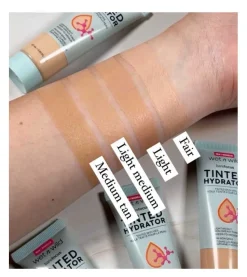 Wet N Wild - Base de maquillaje Bare Focus Tinted Hydrator - Light